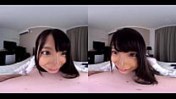 I am now on a business trip, and I am doing so in a room that I share with a colleague! When I was in her sleep, she did not appear angry