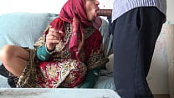 A room in London is rented out to a black immigrant by a Turkish Muslim woman who has been granted a divorce.