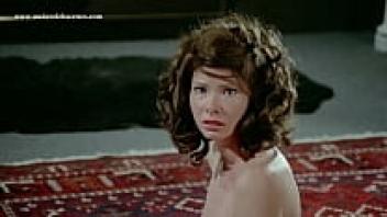 In Sugar Cooker (1973), Lynn Lowry and Mary Woronov lezzed it out.