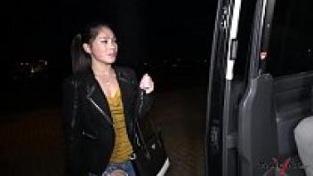 Asian Babe Cumshooted After Raging in the Backseat