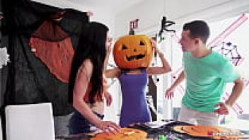 Stepson assists with his big dick while his mother's head is stuck in a Halloween pumpkin! - Johnny and Tia Cyrus