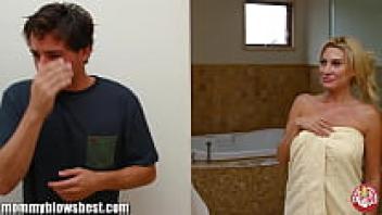 MommyBB I saw my stepmother taking a shower!