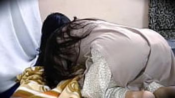An aunt from Punjab who was thirsty had her pussy hammered.
