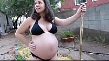 Heavily and Very Pregnant BBW Tracy Jordan: She cleans up the garden and gets contractions at 40 weeks of pregnancy -1080p