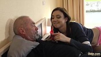 Before swallowing the cumshot, the young girl sucks her kinky grandfather's cock.