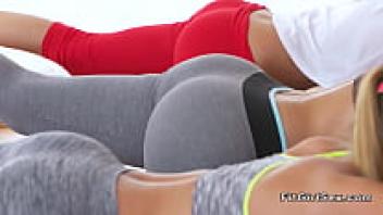 Coach slays two gorgeous fitness models