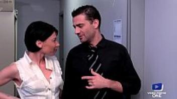 The pervert in the club loves me in the ass.